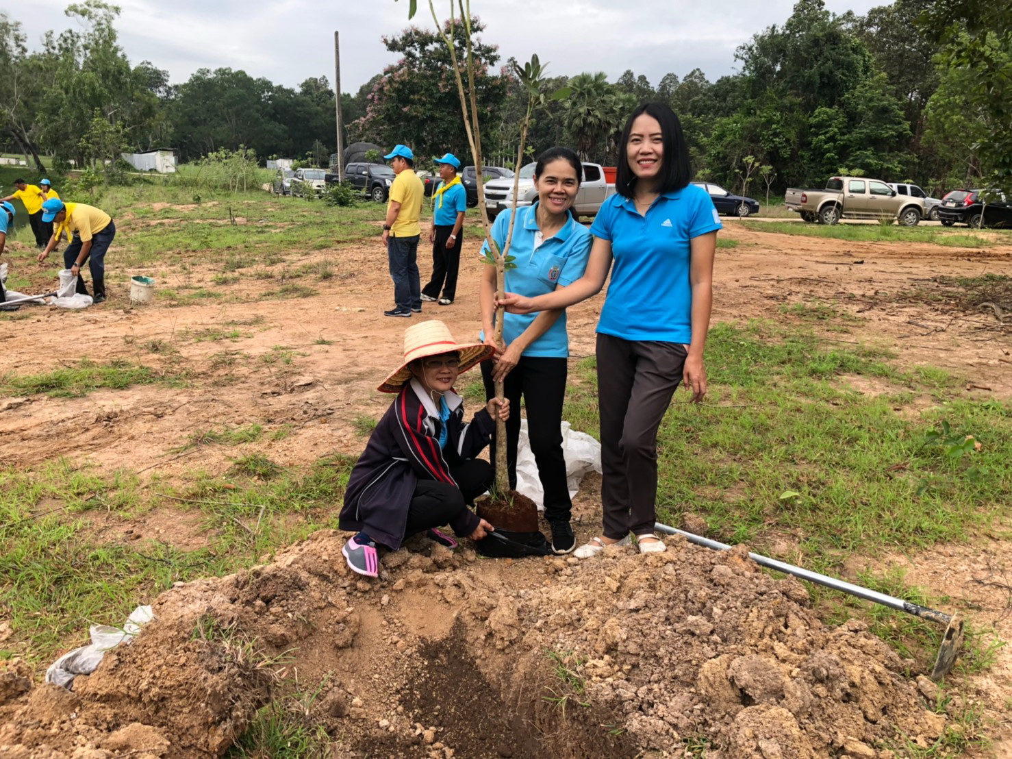ปลูกต้นไม้วันเเม่2562_๑๙๐๘๑๔_0003