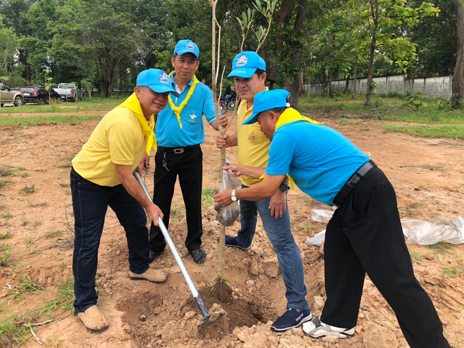 ปลูกต้นไม้วันเเม่2562_๑๙๐๘๑๕_0012