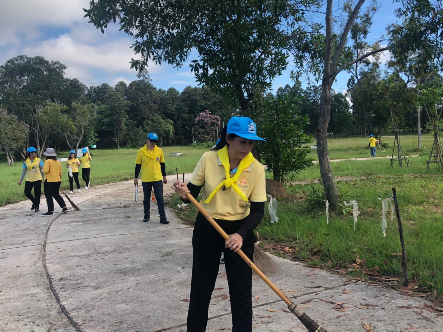 จิตอาสาทำความสะอาดเก็บขยะ 1392562_๑๙๐๙๑๓_0027